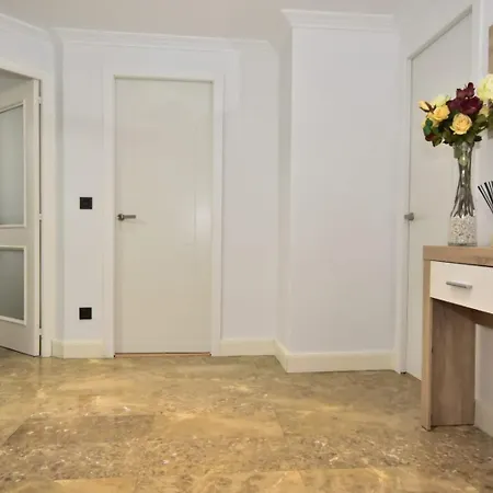 Rambla Mendez Nunez Apartment