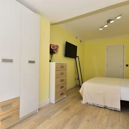 Rambla Mendez Nunez Apartment *